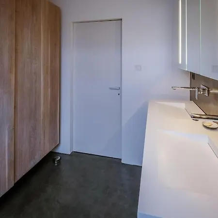 Spacious Family 10 Min From Downtown * 헨트