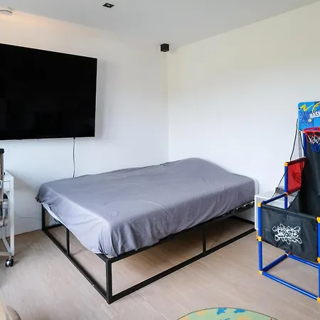 Spacious Family 10 Min From Downtown וילה